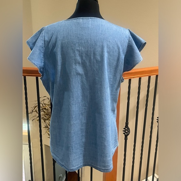 Daisy Fuentes Denim-Look TOP- Blue, BUTTON DOWN RUFFLE CAP SLEEVES SIZE XL - Picture 5 of 8